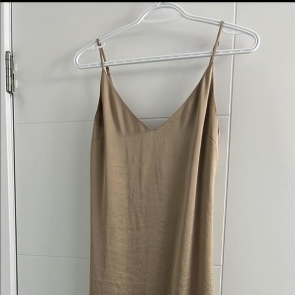 Aritzia dress and skirt size 0 - Picture 2 of 4